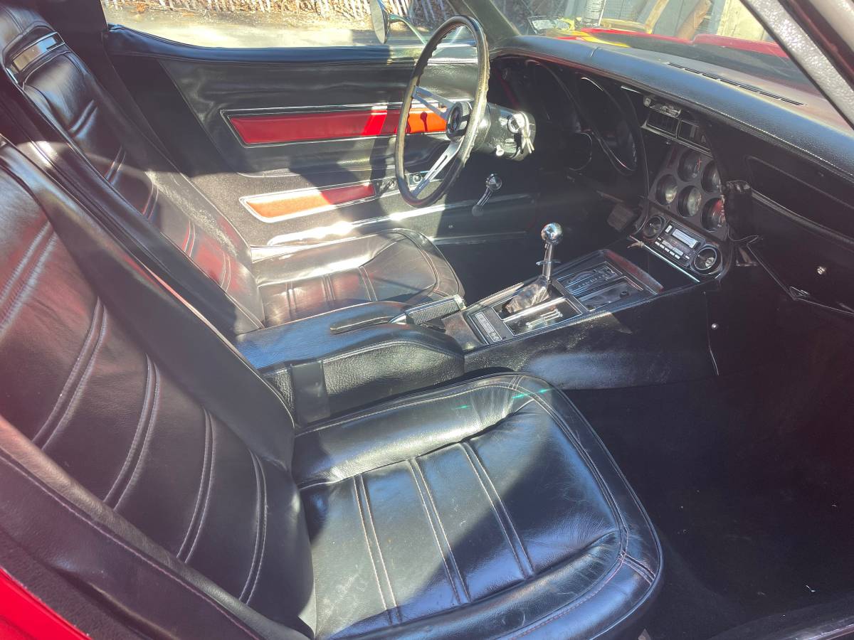 Chevy-corvette-1975-red-4