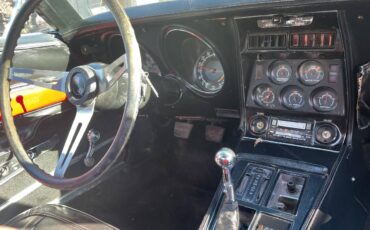 Chevy-corvette-1975-red-5