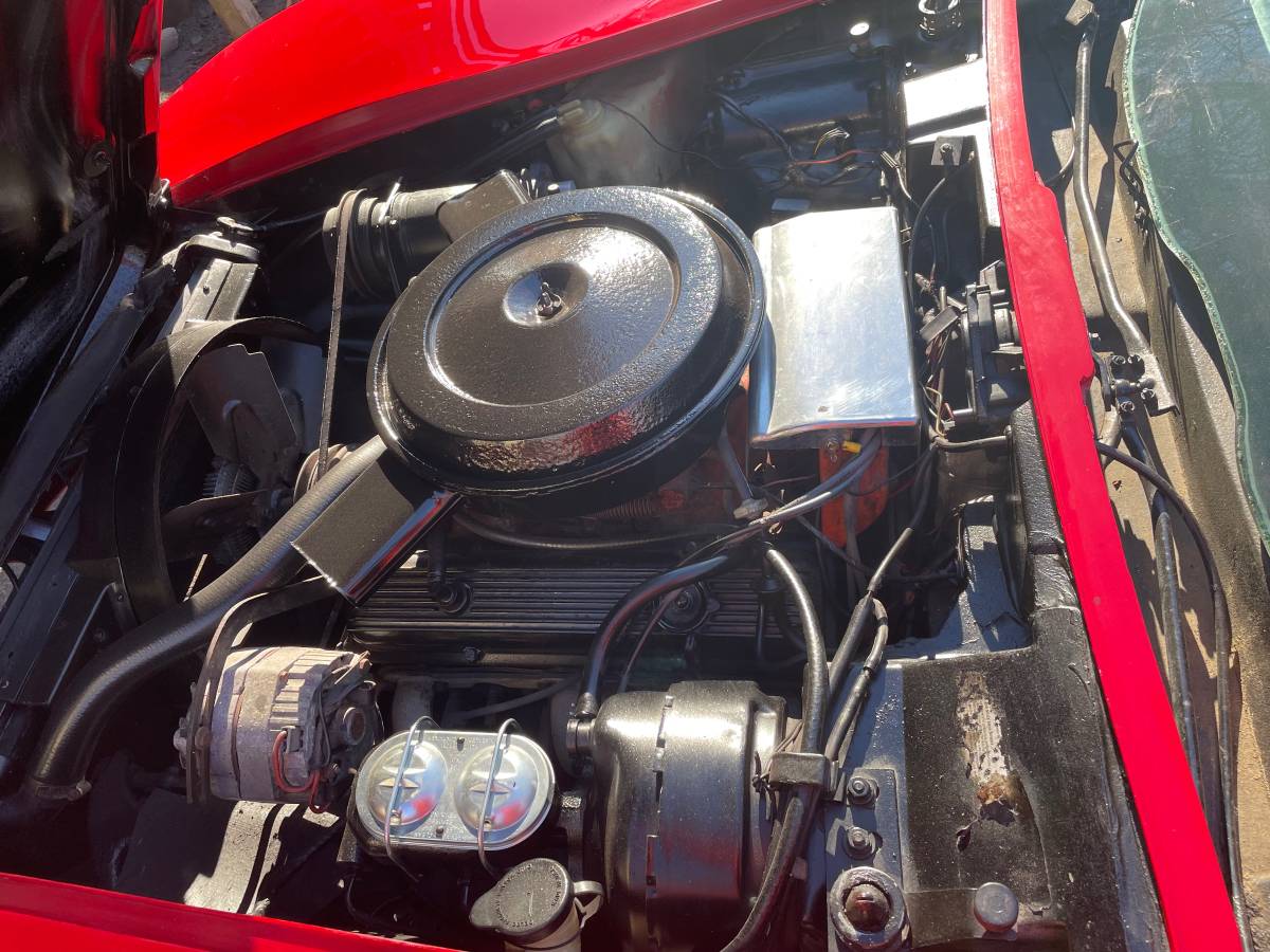 Chevy-corvette-1975-red-7