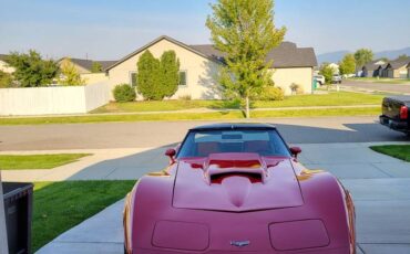 Chevy-corvette-1977-red-1