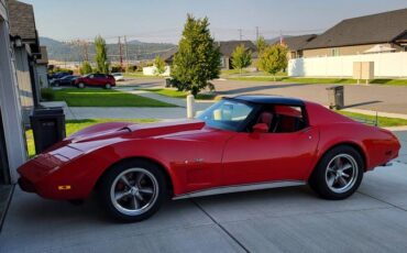 Chevy-corvette-1977-red-2