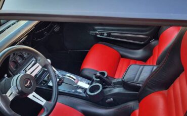 Chevy-corvette-1977-red-3