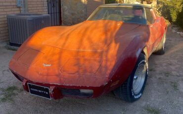 Chevy-corvette-1977-red-8
