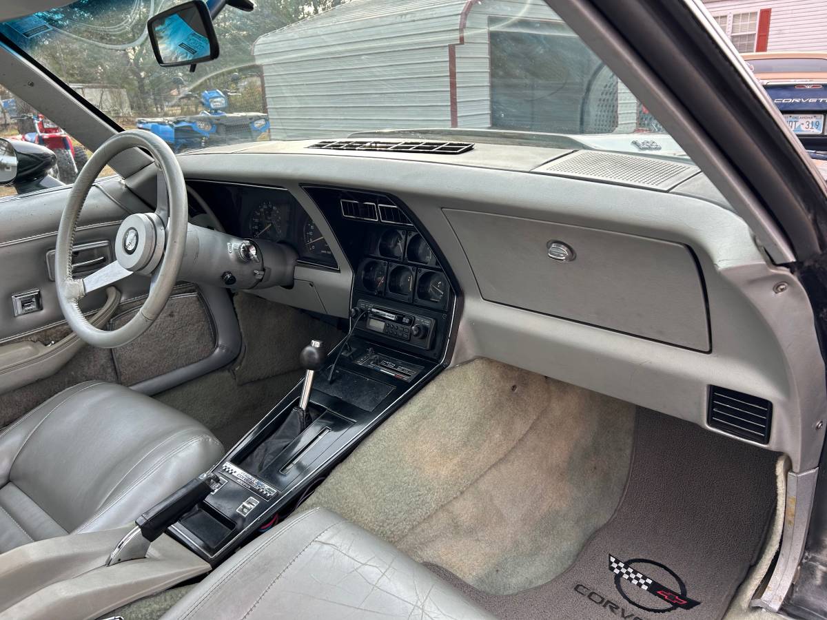 Chevy-corvette-1978-11