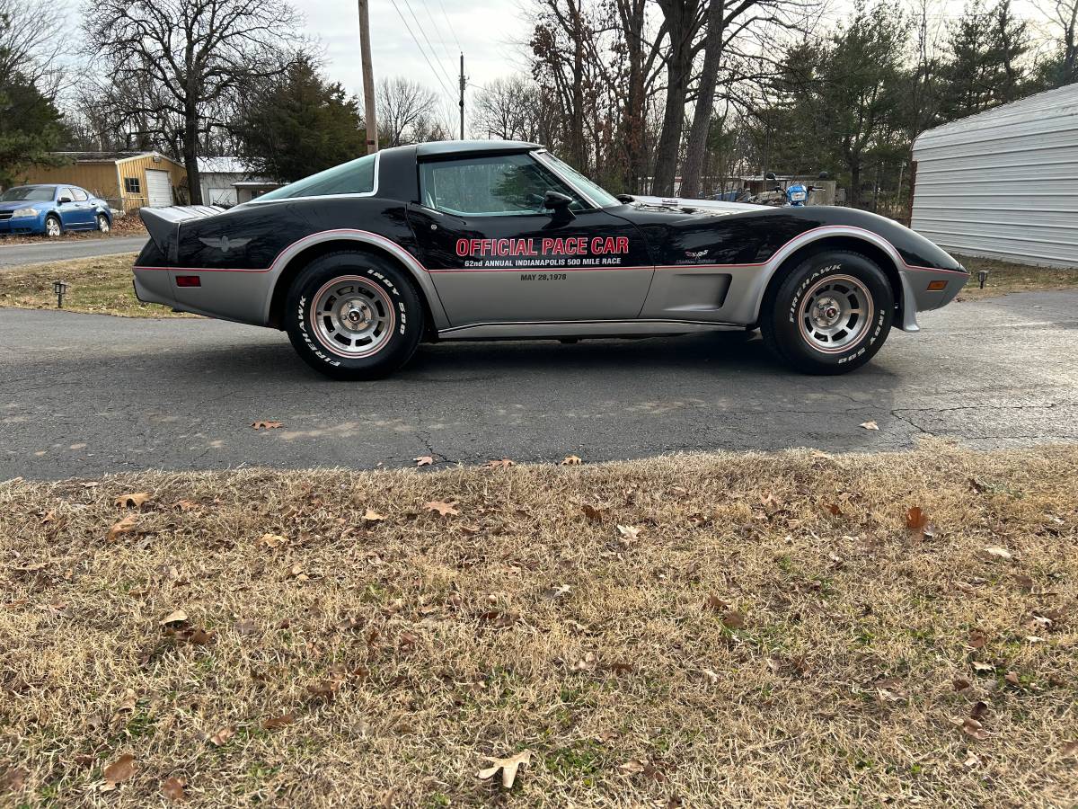 Chevy-corvette-1978-9