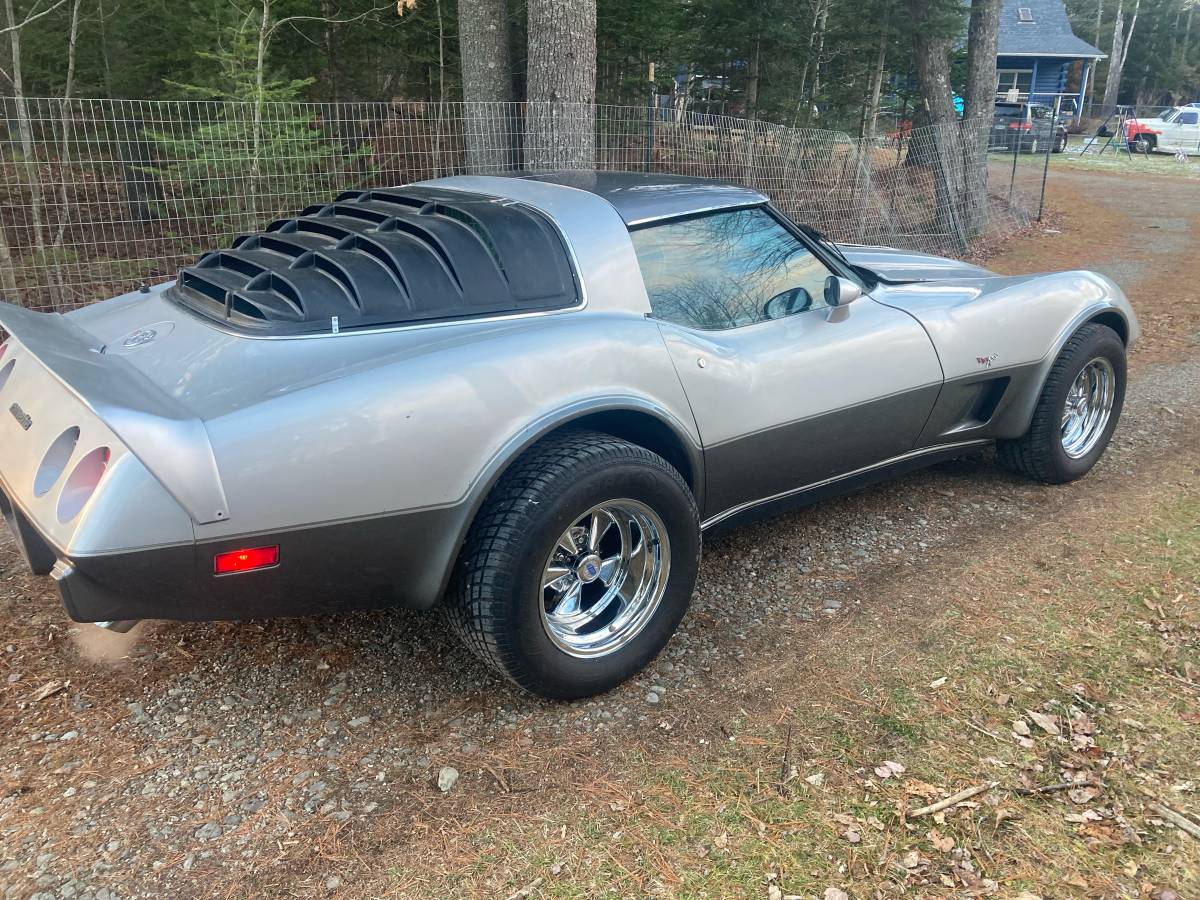 Chevy-corvette-1978-silver-2