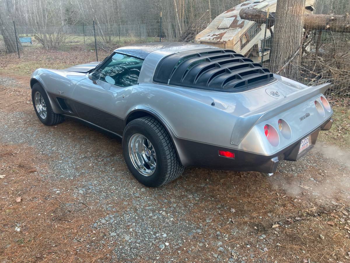 Chevy-corvette-1978-silver-3