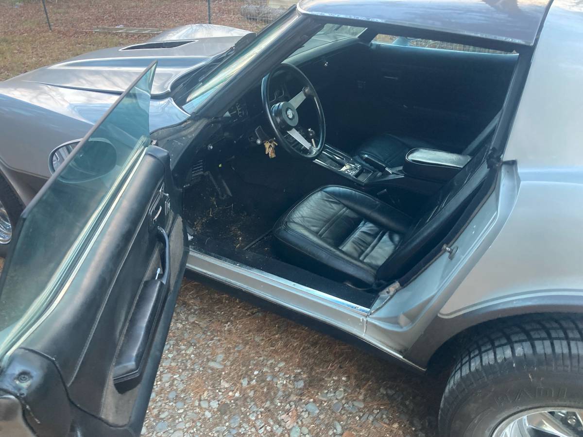 Chevy-corvette-1978-silver-5