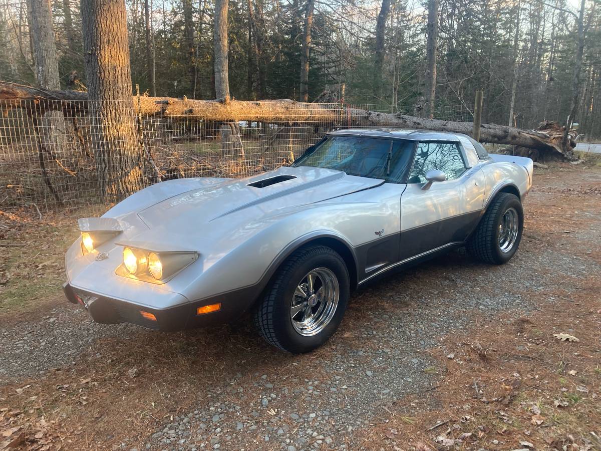 Chevy-corvette-1978-silver