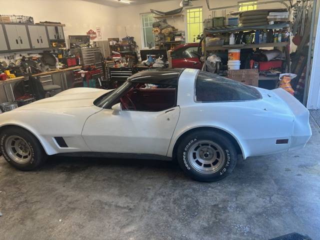 Chevy-corvette-1981