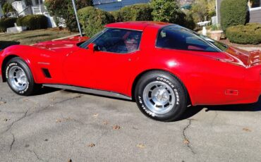 Chevy-corvette-1982-red-1