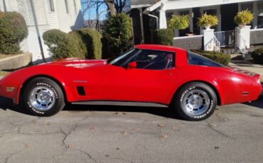 Chevy-corvette-1982-red-3