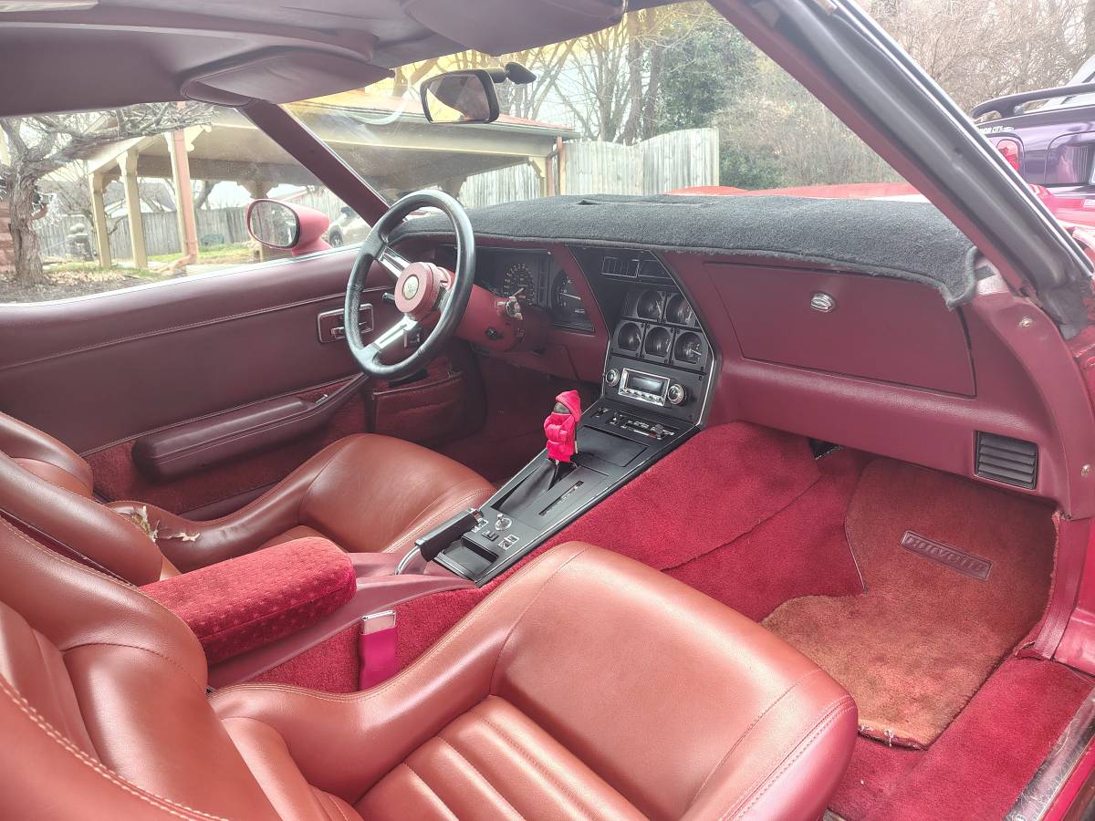 Chevy-corvette-1982-red-4