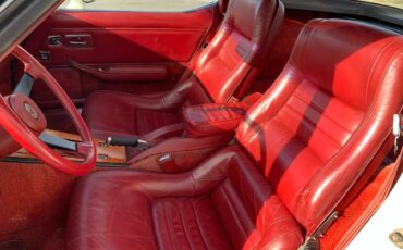 Chevy-corvette-1982-white-9