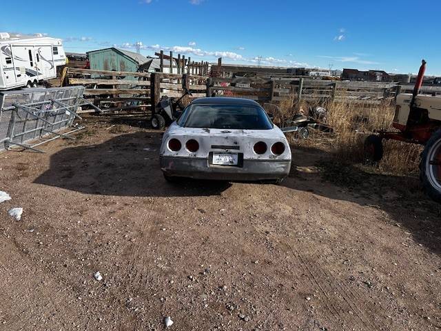 Chevy-corvette-1984-4