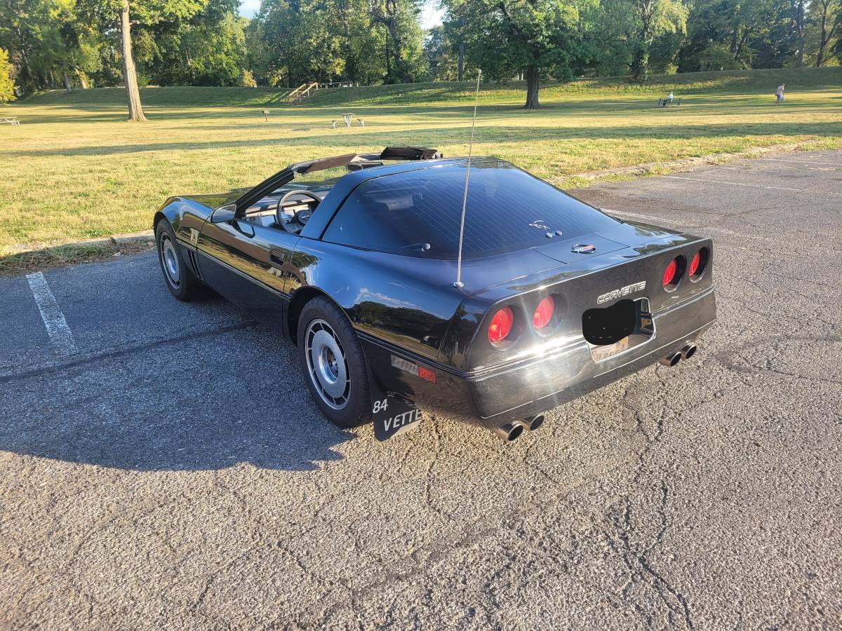 Chevy-corvette-1984-black-1