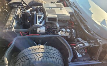 Chevy-corvette-1984-black-7