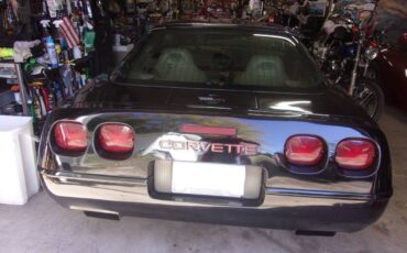 Chevy-corvette-1995-black-2
