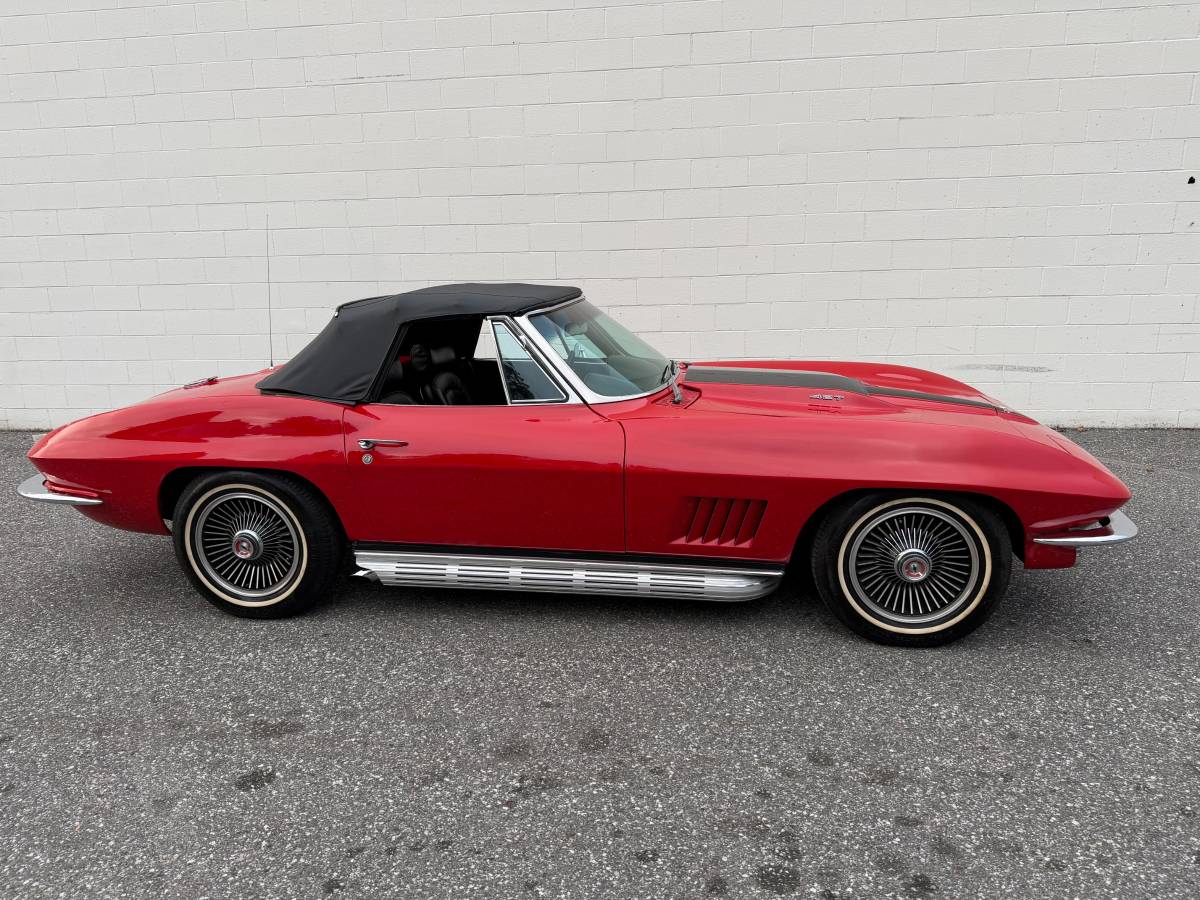 Chevy-corvette-convertible-1967-red-1