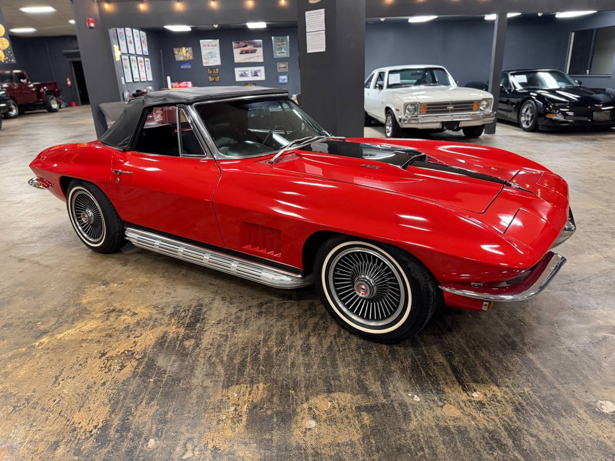Chevy-corvette-convertible-1967-red-16
