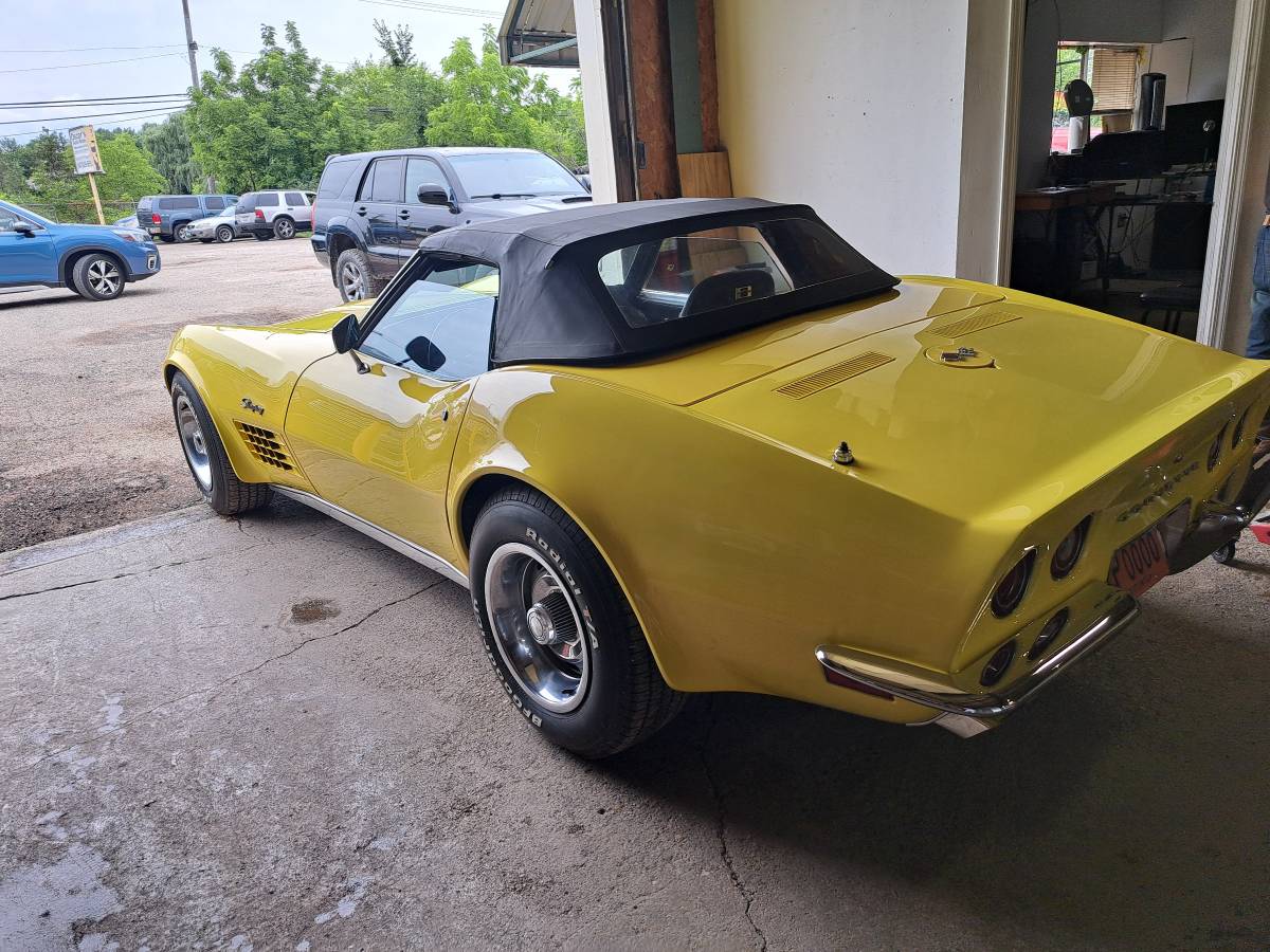 Chevy-corvette-convertible-1970-yellow-10