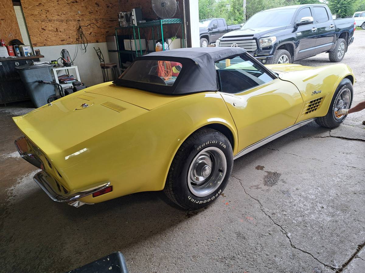 Chevy-corvette-convertible-1970-yellow-11
