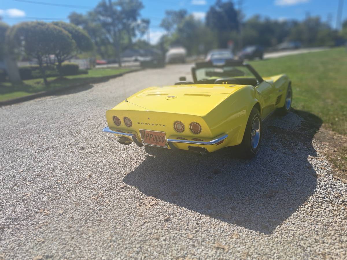 Chevy-corvette-convertible-1970-yellow-2