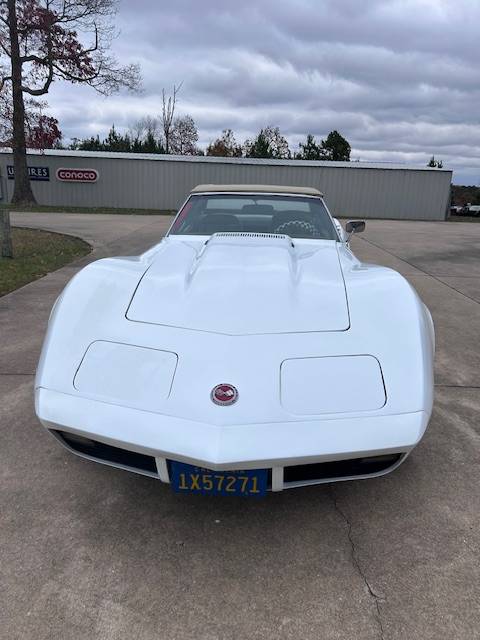 Chevy-corvette-convertible-1974-white-1