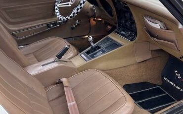 Chevy-corvette-convertible-1974-white-3