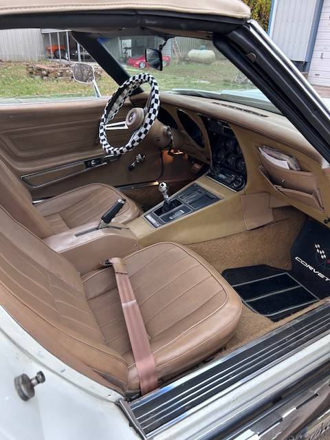 Chevy-corvette-convertible-1974-white-3