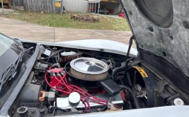 Chevy-corvette-convertible-1974-white-4