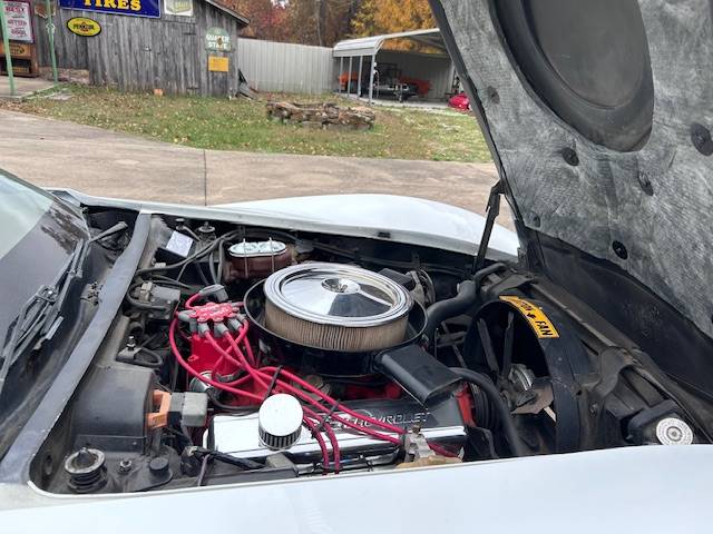 Chevy-corvette-convertible-1974-white-4