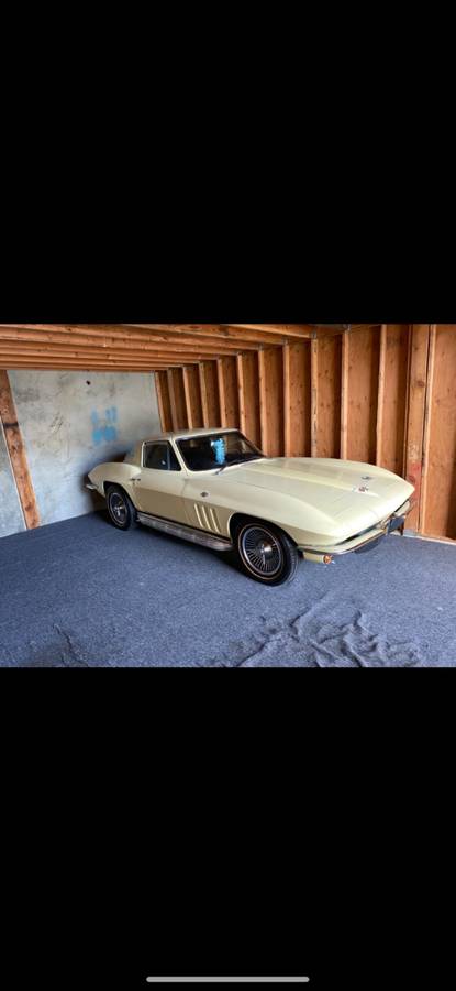 Chevy-corvette-stingray-coupe-1966-yellow-2
