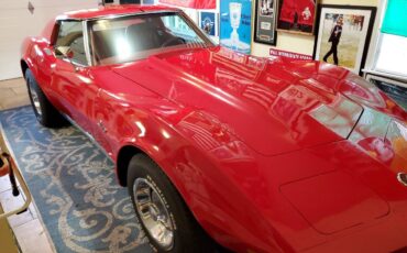 Chevy-corvette-stingray-coupe-1976-red-1