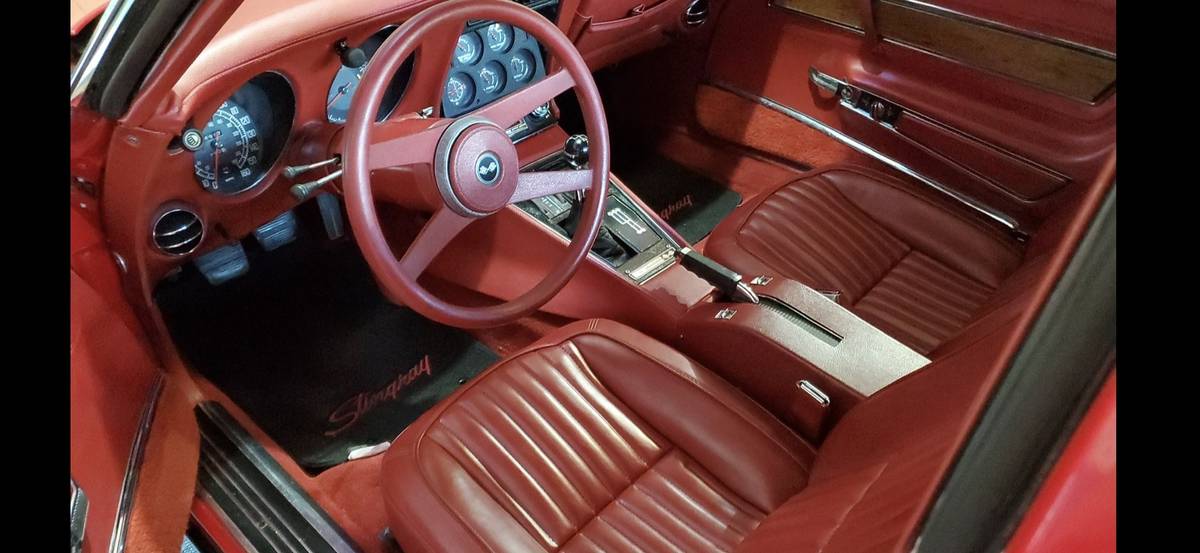 Chevy-corvette-stingray-coupe-1976-red-2