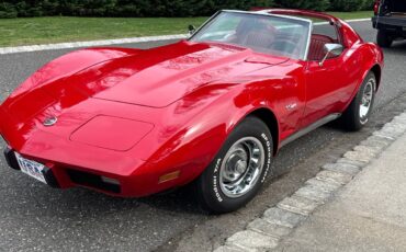 Chevy-corvette-stingray-coupe-1976-red-3