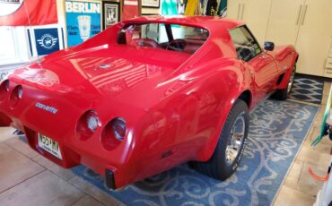 Chevy-corvette-stingray-coupe-1976-red