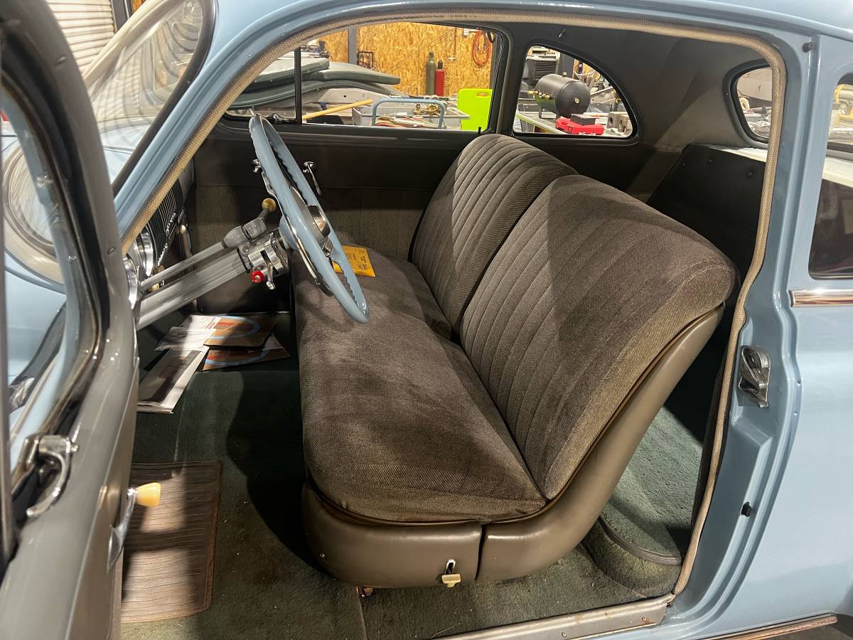 Chevy-coupe-1952-blue-1