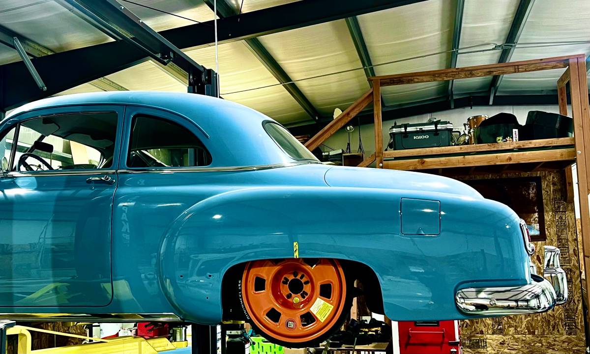 Chevy-coupe-1952-blue-7
