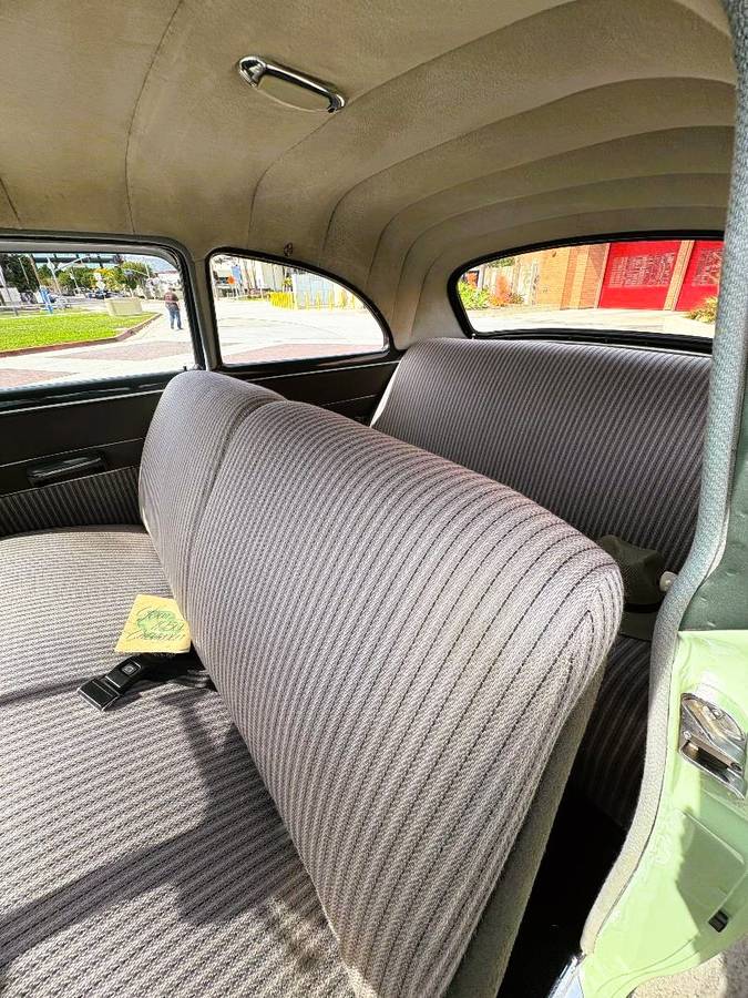 Chevy-deluxe-1950-green-1