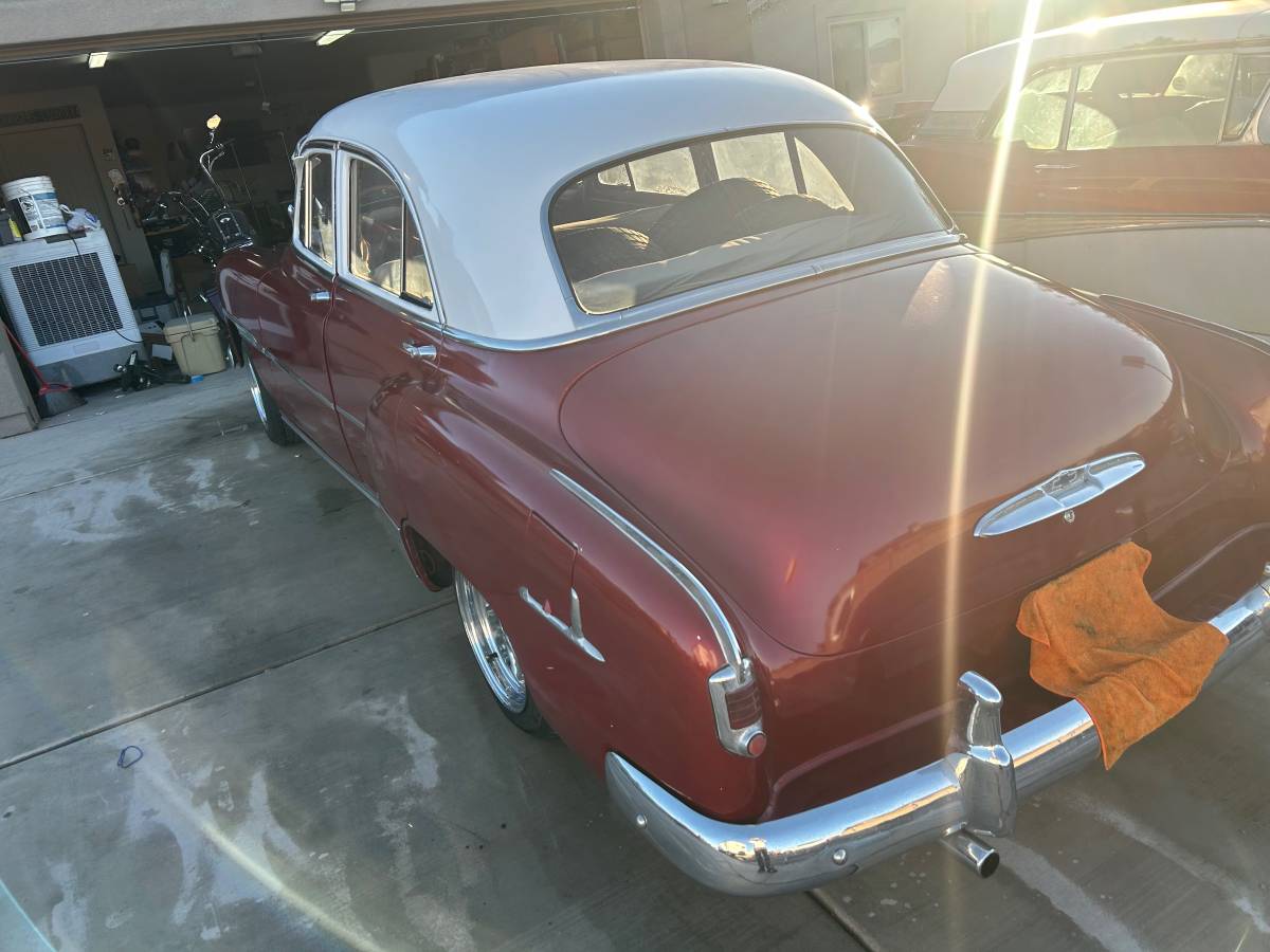 Chevy-deluxe-1951-red