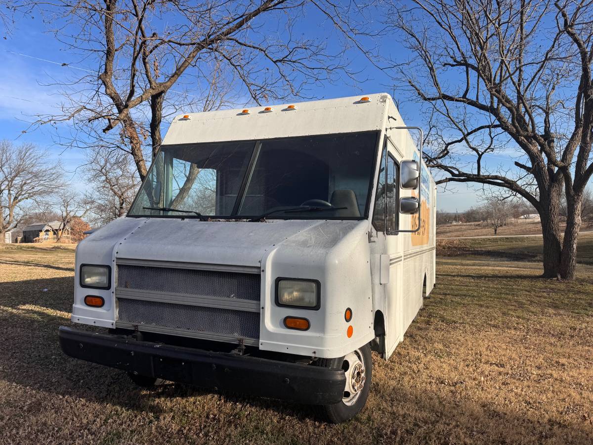 Chevy-diesel-1995-white-1