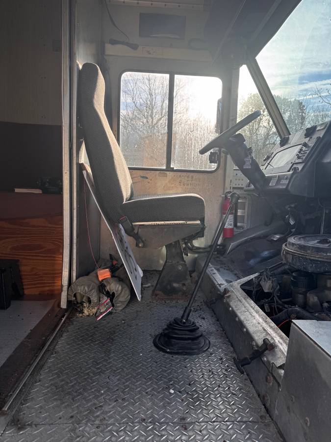 Chevy-diesel-1995-white-2