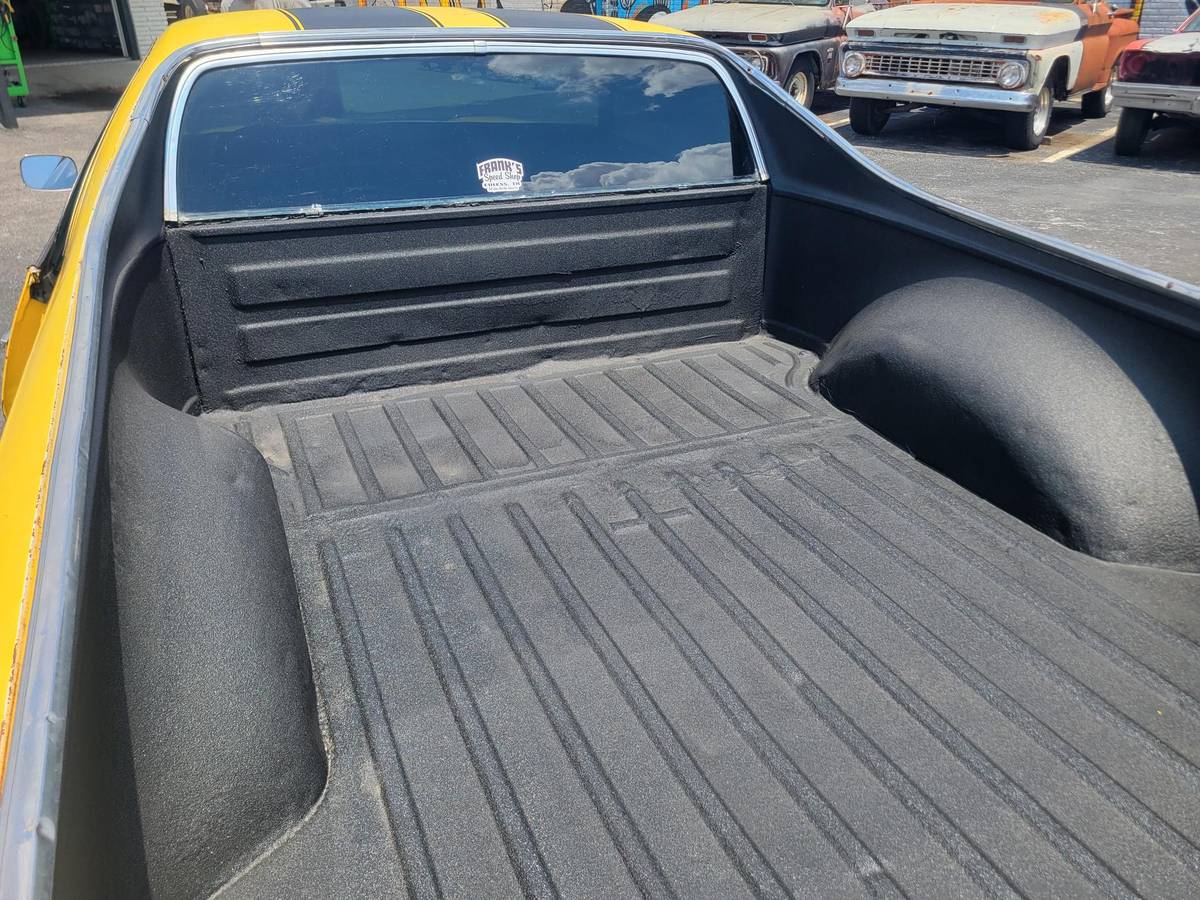 Chevy-el-camino-1973-yellow-18