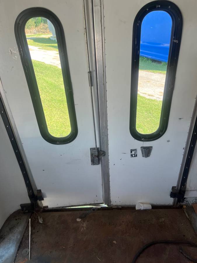 Chevy-express-3500-1995-blue-12