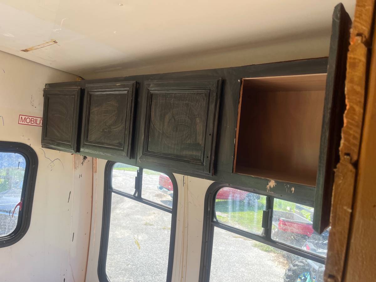 Chevy-express-3500-1995-blue-2