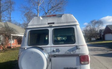 Chevy-g20-1994-white-2