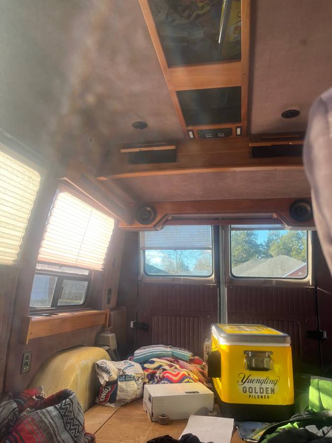 Chevy-g20-1994-white-4