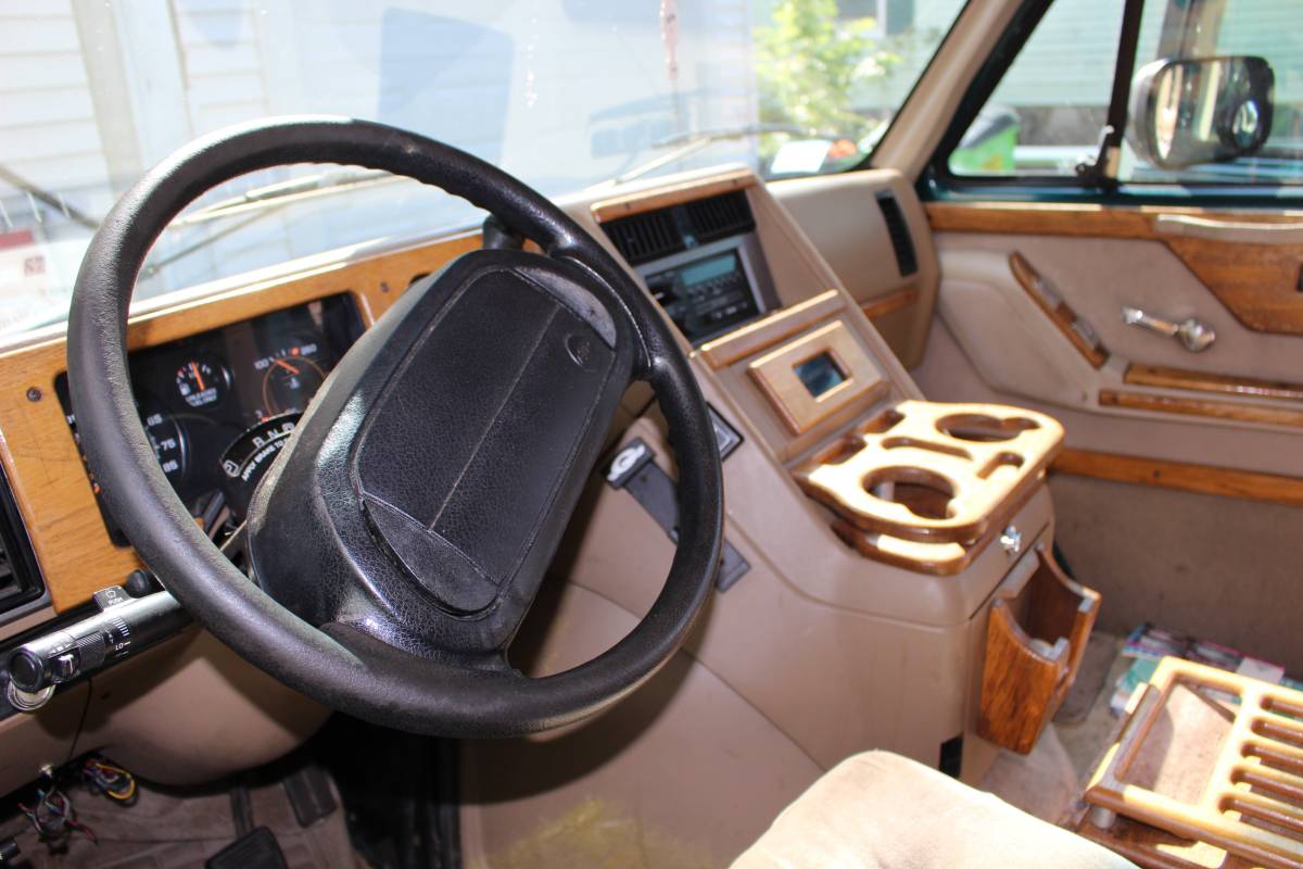 Chevy-g20-conversion-van-34ton-1995-green-14