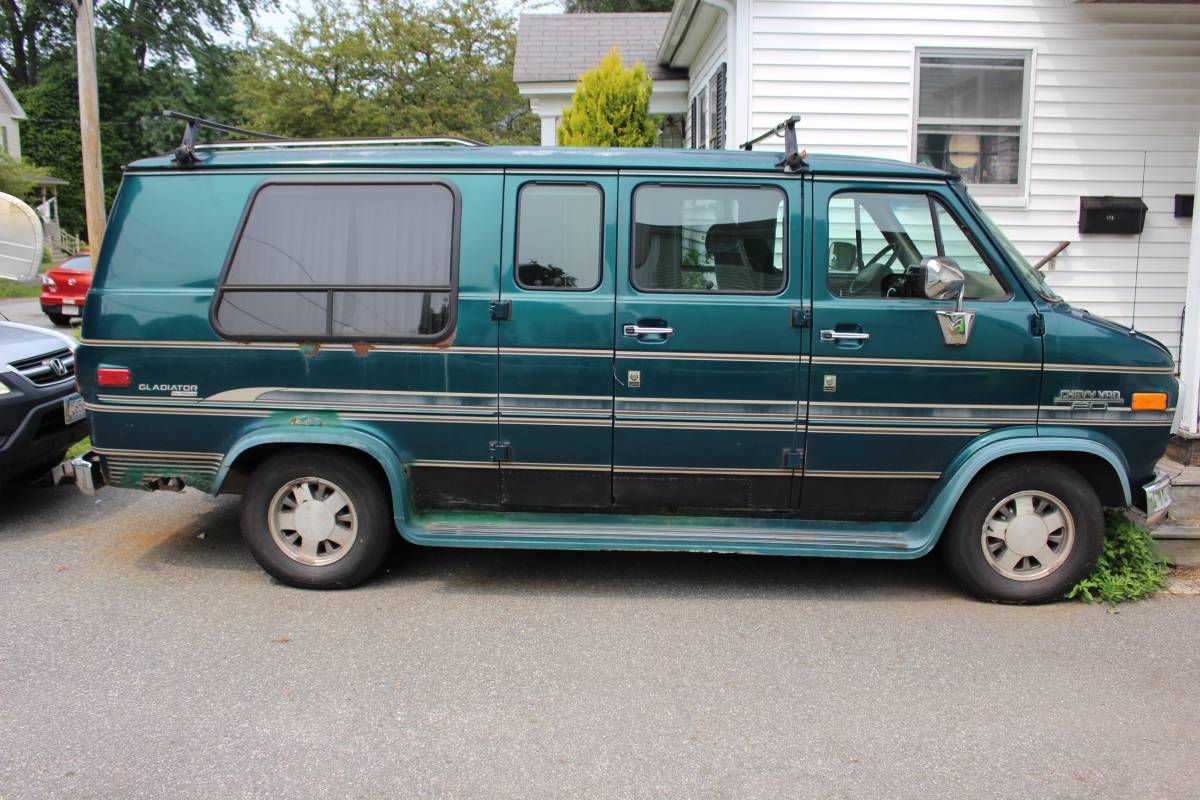 Chevy-g20-conversion-van-34ton-1995-green-3